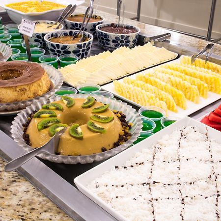 Hotel Golden Park All Inclusive Pocos De Caldas By Nacional Inn Zewnętrze zdjęcie A dessert buffet