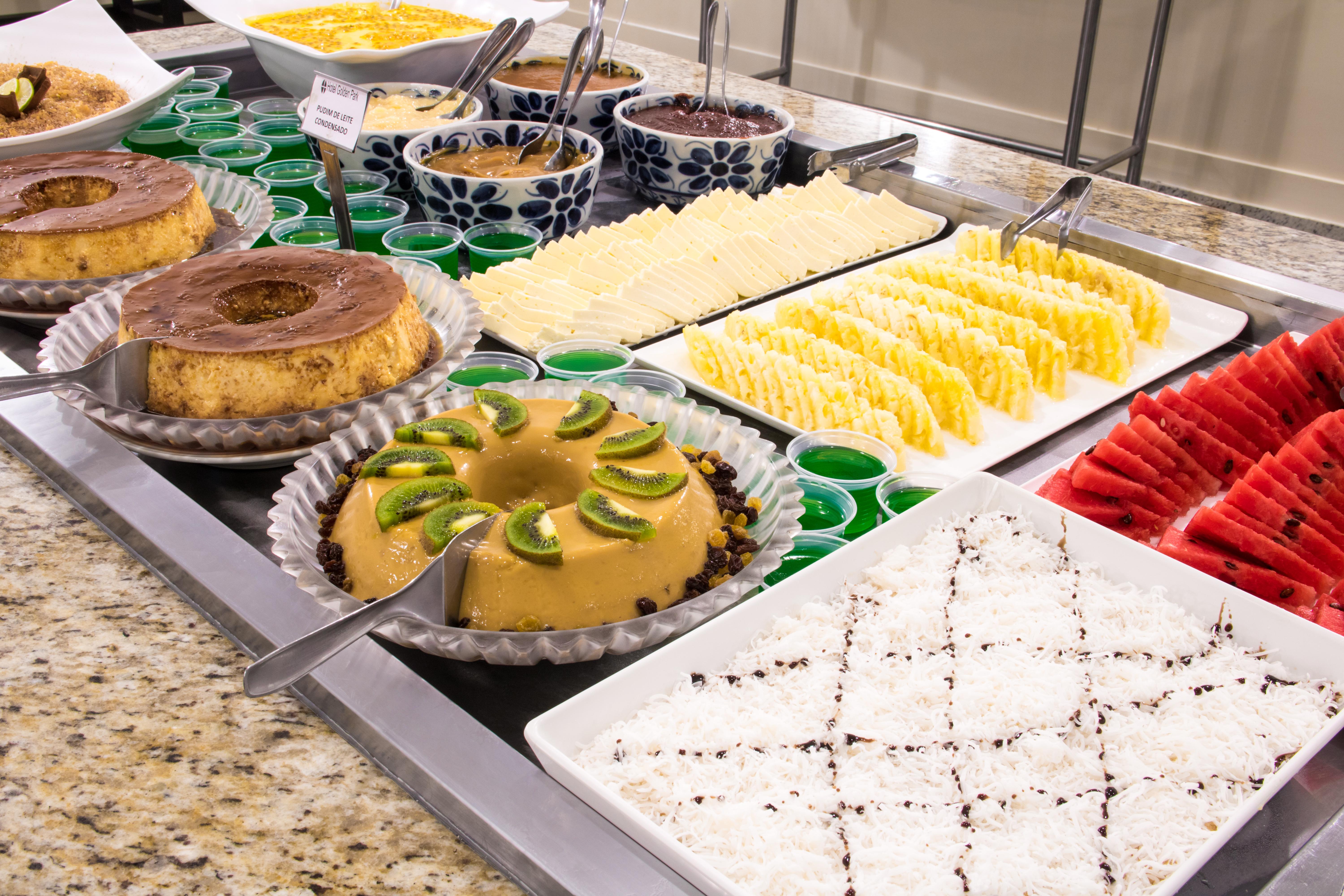 Hotel Golden Park All Inclusive Pocos De Caldas By Nacional Inn Zewnętrze zdjęcie A dessert buffet
