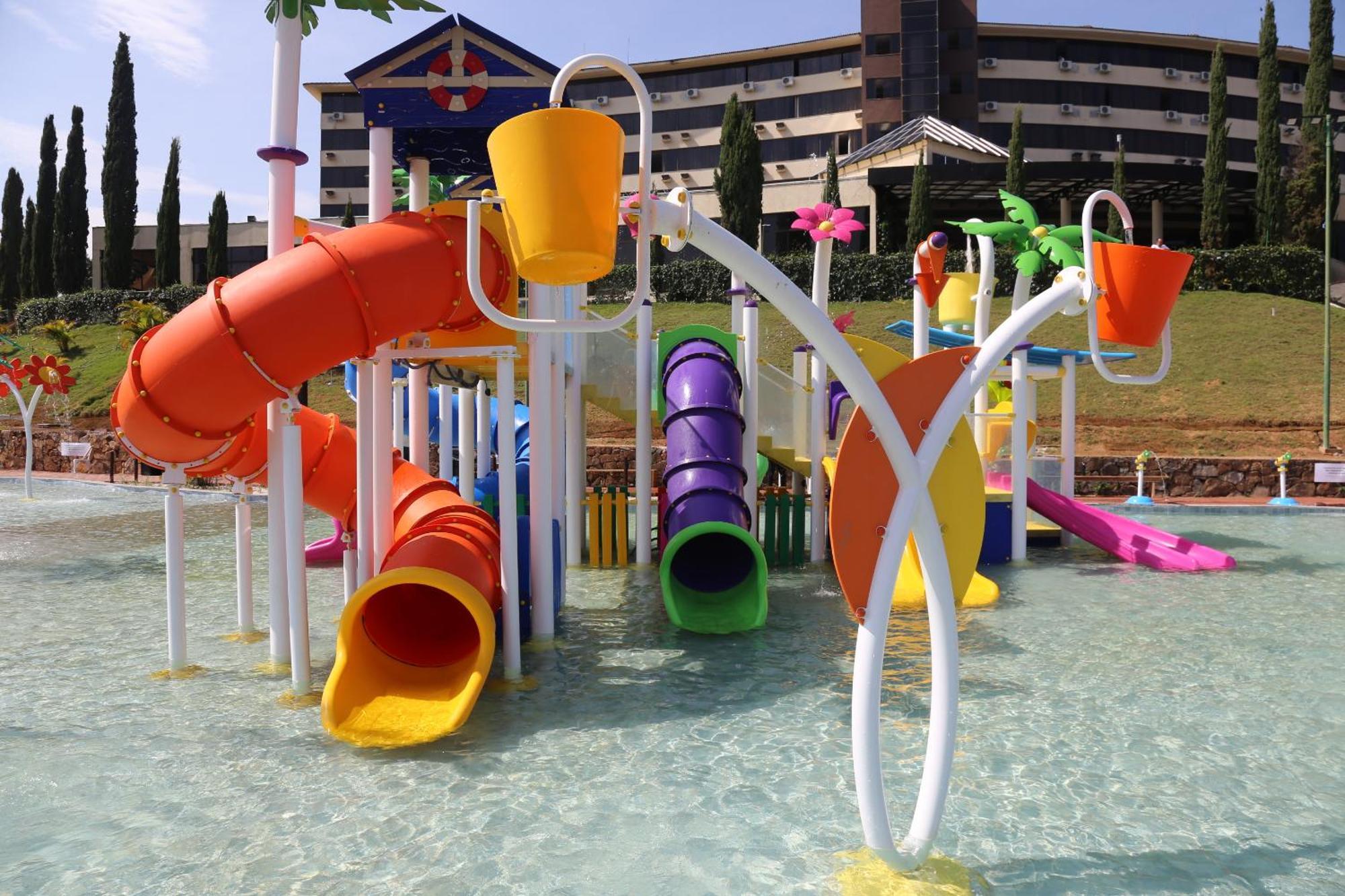 Hotel Golden Park All Inclusive Pocos De Caldas By Nacional Inn Zewnętrze zdjęcie A water playground at a hotel