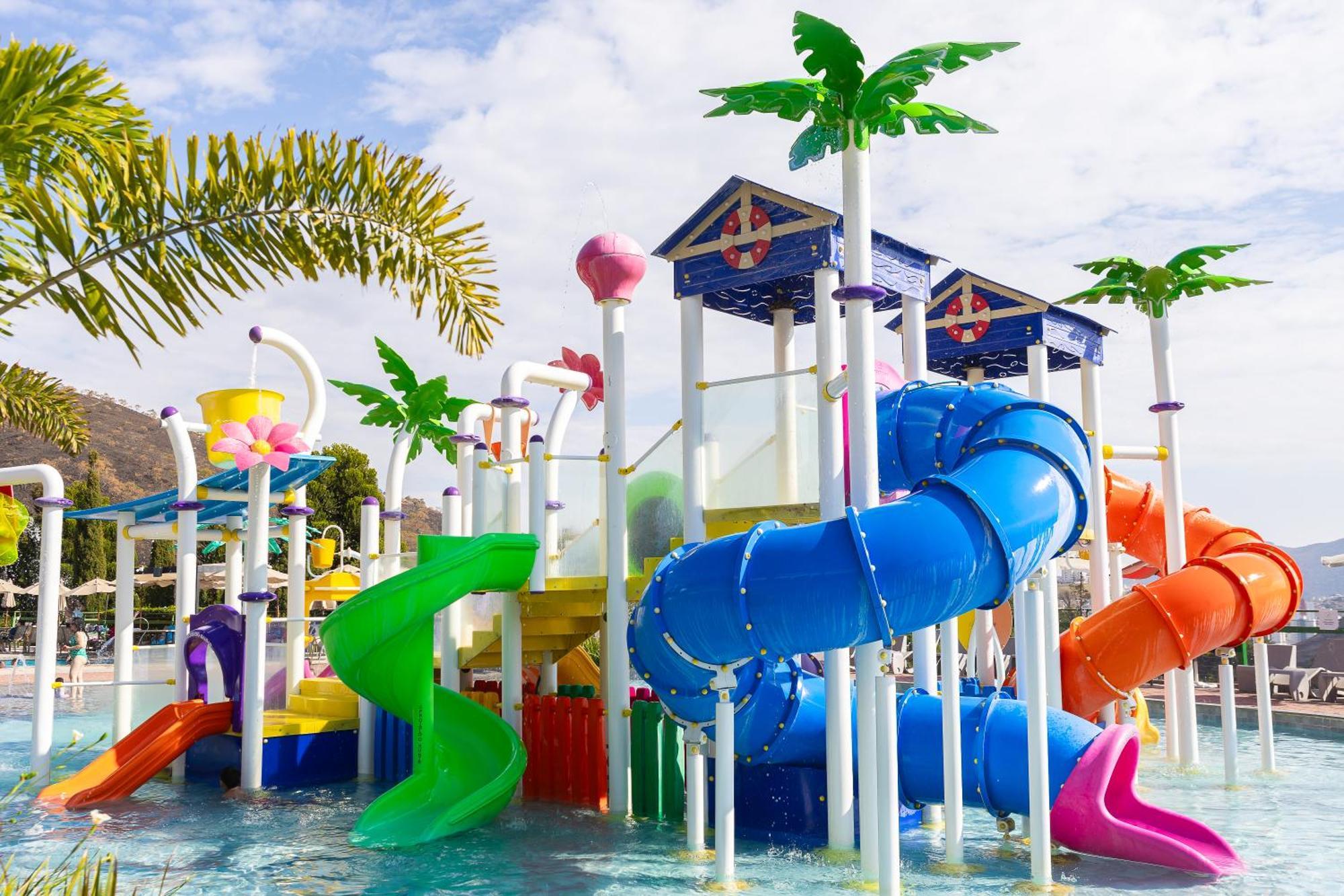 Hotel Golden Park All Inclusive Pocos De Caldas By Nacional Inn Zewnętrze zdjęcie Splash Island