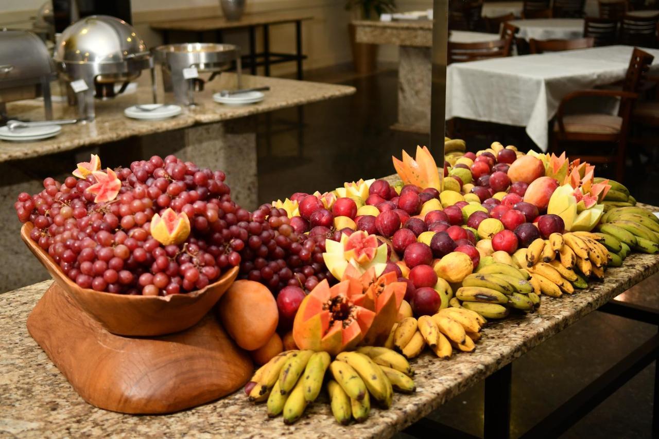 Hotel Golden Park All Inclusive Pocos De Caldas By Nacional Inn Zewnętrze zdjęcie Fruit display